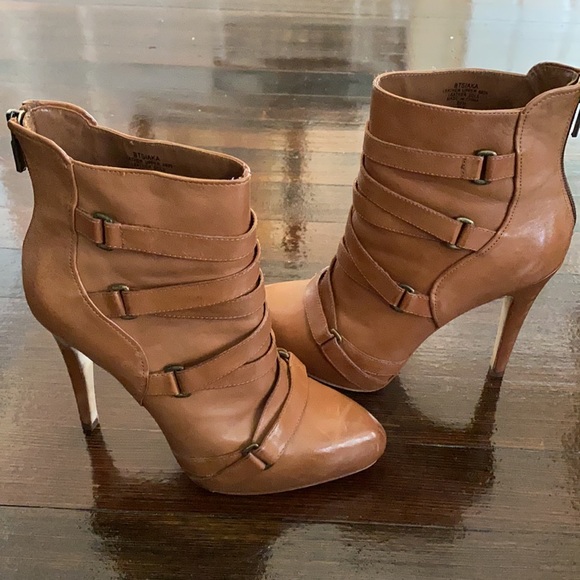 Boutique 9 Btsiaka Bootie - Picture 2 of 6